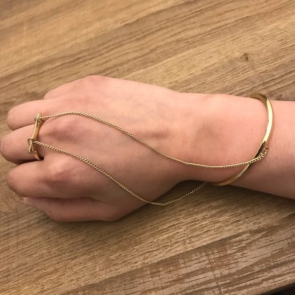 BCBG MAXAZRIA- Ring attach bracelet - Picture 2 of 4